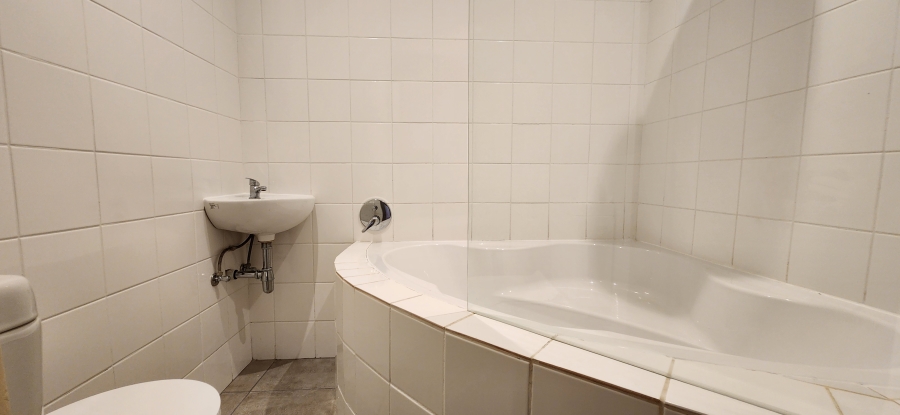 4 Bedroom Property for Sale in Table View Western Cape
